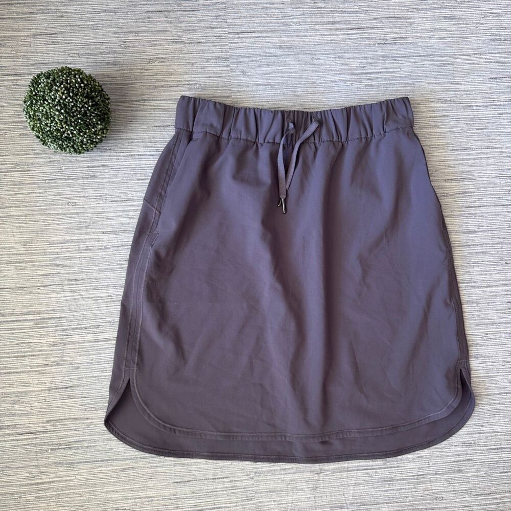 Lululemon On The Fly Skirt Woven Travel Commute Casual Skirt Size 8